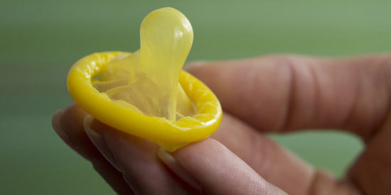 BOSTE DANES SEKSALI S KONDOMOM Tele rajši vrnite na mesto nakupa