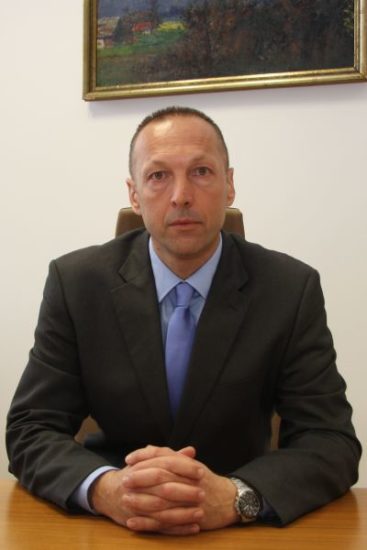 Šef kriminalistov Japelj do sto tisočakov postranskega zaslužka: Ne zna pojasniti, koliko časa bo delal