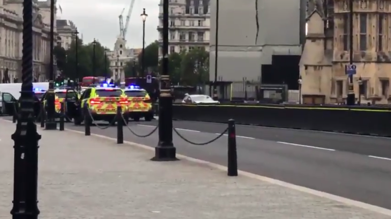 VIDEO: London: Z avtom v parlament, več poškodovanih
