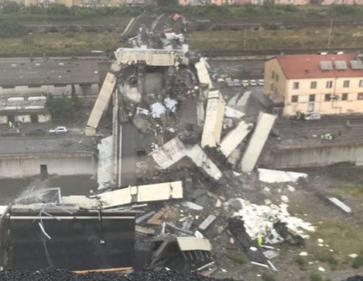 VIDEO: TRENUTEK, KO SE JE PRI SOSEDIH ZRUŠIL VIADUKT Že 22 mrtvih, tudi en otrok. Kaj pa Slovenci?
