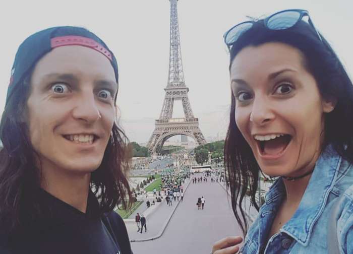 JANA MORELJ POSTALA MAMICA DEKLICI Ne boste verjeli, kaj je želela narediti po porodu