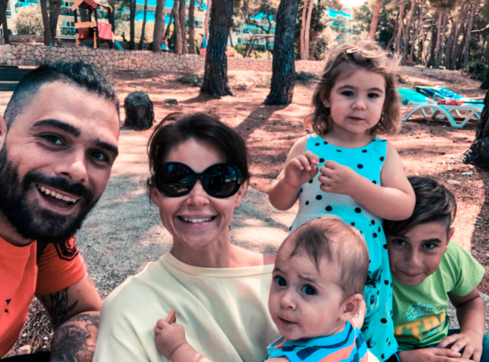 Jani priznal, katero Slovenko bi rad videl brez kopalk – in to ni njegova Teja?!