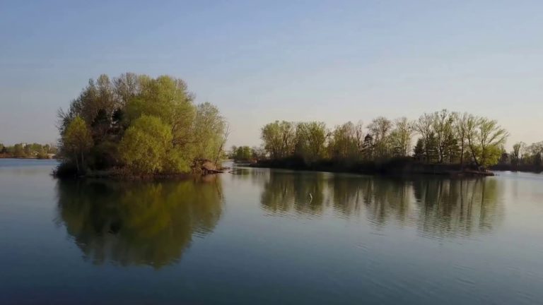 V JEZERU ŠODERICA NAŠLI TRUPLO POGREŠANEGA ROBERTA (23) Lokalni prebivalci vedo, kdo je kriv
