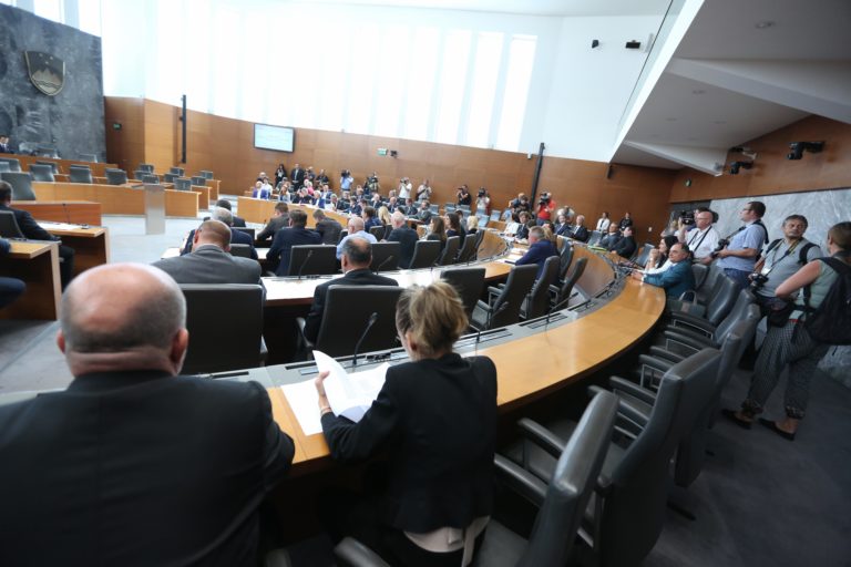 Stupica: Državni udar: Oblikovala se je stvarna totalitarna koalicija