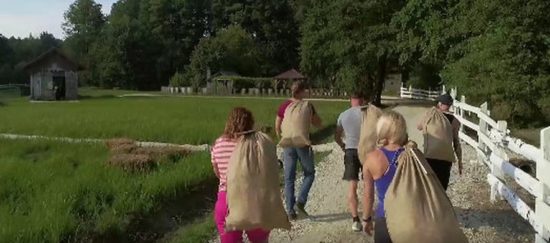 KMETIJA JE ŠOKIRALA ŽE S PRVO EPIZODO Znane obraze so nagnali iz luksuzne Kmetije