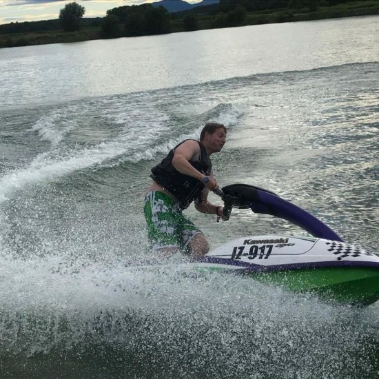 IZSILJEVANJE PREDNOSTI MLADEGA VOZNIKA USODNO ZA MOTORISTA UROŠA (28) To si ob zadnjem slovesu želi družina