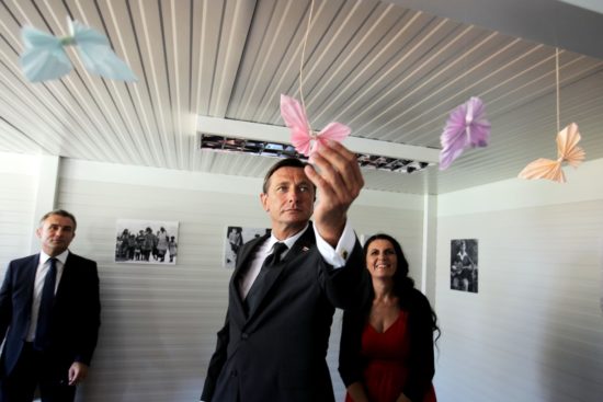 Ali predsednika Pahorja skrivnostna tožba MPZ zoper njegovega izbranca Dolenca nič ne vznemirja?