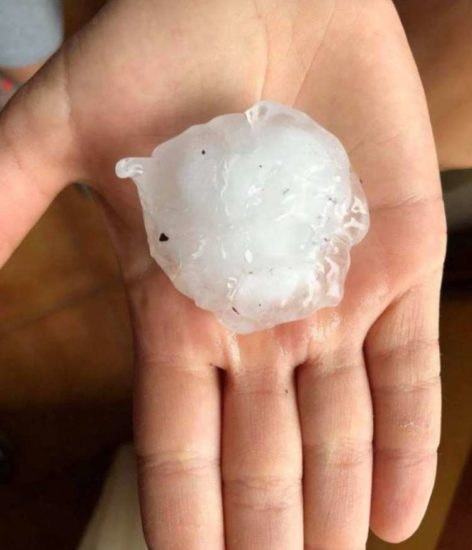 VIDEO: Z neba padala toča s premerom 10 centimetrov