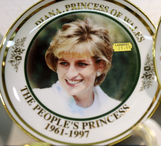 Zadnji pogovor princese Diane z mamo ni bil nič kaj prijazen – ne boste verjeli, kaj ji je mama rekla!