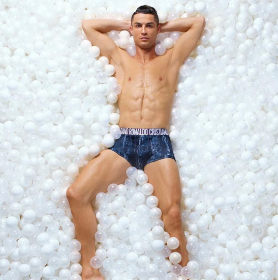 “Ronaldo me je analno posilil brez kondoma in lubrikanta”