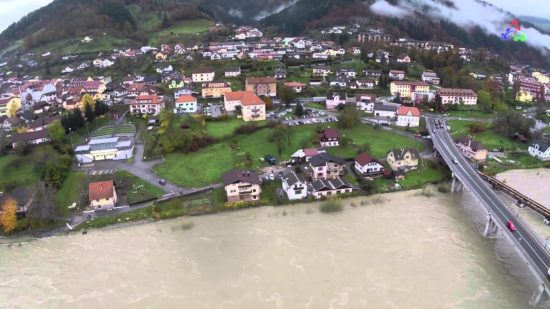 KAJ SE DOGAJA V SLOVENIJI? Na Primorskem tulijo sirene, Drava že dolgo ni tako ogrožala