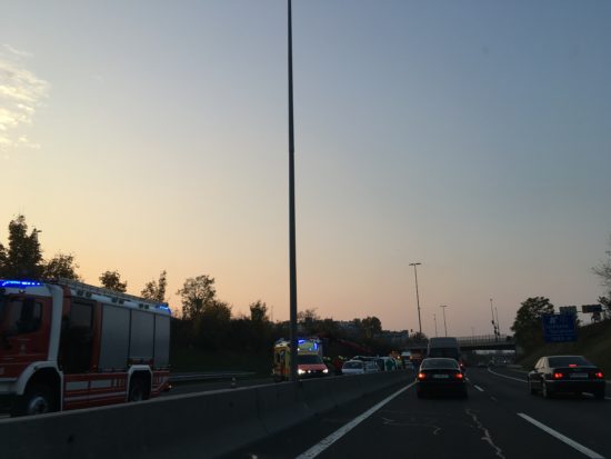 Smrt na avtocesti: 50-letni voznik ni preživel trčenja v vozilo 46-letnika