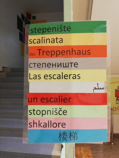 JE TO SPLOH ŠE SLOVENIJA? V OŠ 8 talcev Logatec napisi v arabščini in albanščini