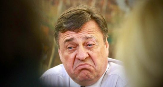Janković zlorabljal položaj za »osebne« koristi, spolno naj bi izkoristil ‘farmacevtko’ v svoji pisarni!
