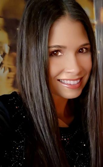 VIDEO: Nekdanja Foxy teens po letih premora na samostojno glasbeno pot!