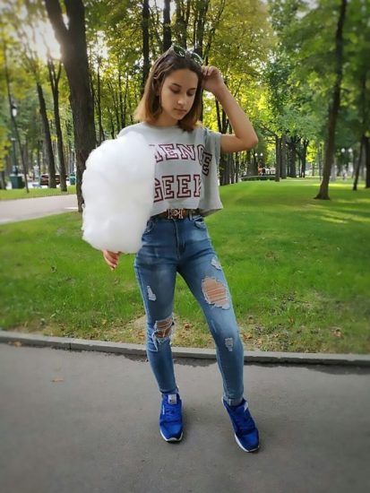 Z GRMA STA VISELA OBGLAVJENA PIŠČANCA Truplo pogrešane Alise (15) našli v gozdu, bila je posiljena