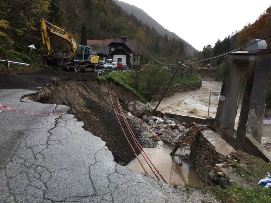 NE MOREMO VERJETI, DA SE TO DOGAJA Iz strojev za sanacijo posledic neurja so ukradli …