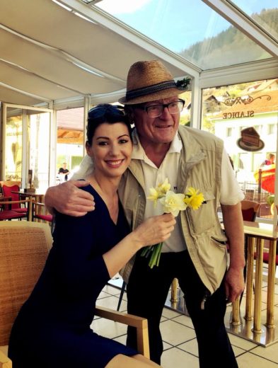 Kdo je plačal za Dominiko Švarc Pipan? Promocijska sredstva neznanega izvora