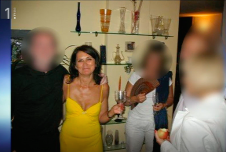 Razvpita Dida, ki je umazala sodniško haljo, je nazaj; tokrat z odvetnico, ki se je fizično lotila novinarke