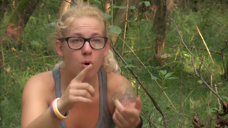 LARA PONOVNO V SOLZAH, SOOČA SE Z NOVO SMRTJO Malo preveč je tole za »shendlat«