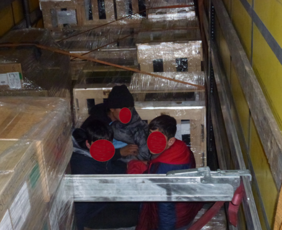 FOTO: Poglejte fotodokaze, kako se ilegalci na vse načine trudijo vdreti v Slovenijo!