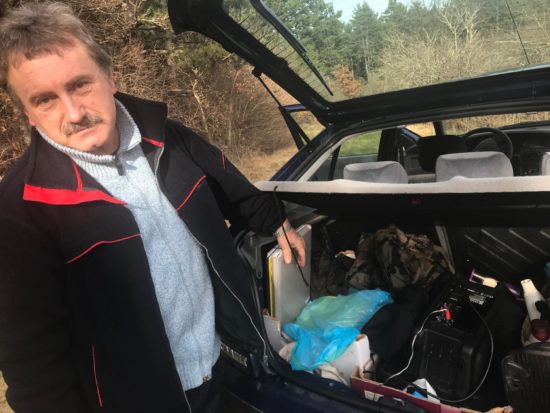 DRŽAVA JE MAČEHOVSKA DO VETERANOV VOJNE ZA SLOVENIJO Bo Zmago tudi letošnje silvestrovo preživel v avtomobilu?!