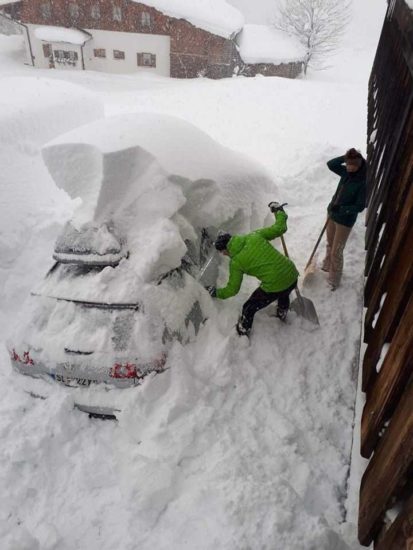 KAJ NAS ČAKA TO ZIMO? Takšen zimski kaos imajo pri sosedih