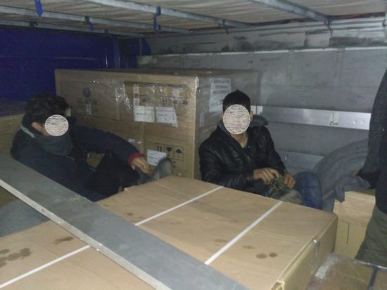 Turek med tovorom prevažal afganistanske najstnike