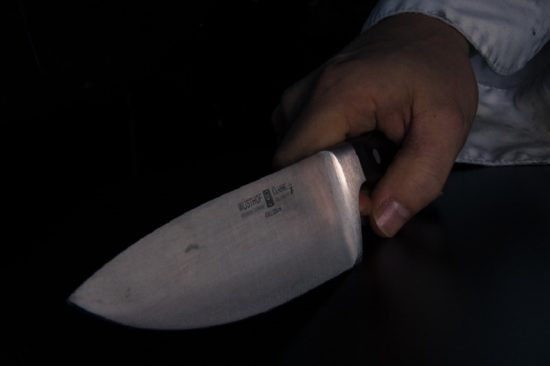 V gostilniškem prepiru je zabodel vrstnika
