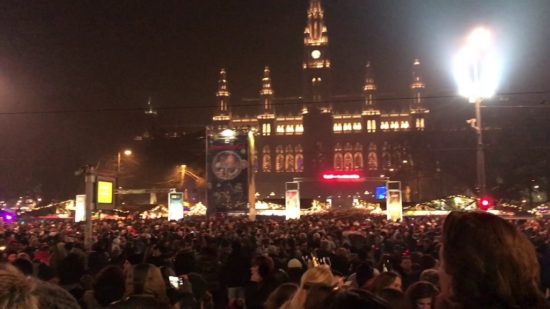 Migrantskemu predatorju je zlomila nos