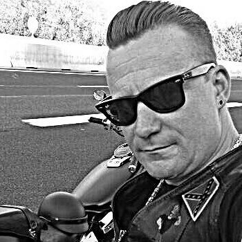 Generalna policijska uprava pritrjuje našemu viru: Kriminalist Radovančević in partner po nesreči snela tablice