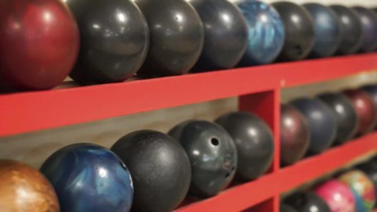 V DVORANI ZA BOWLING IZBRUHNIL PREPIR Trije so umrli na mestu