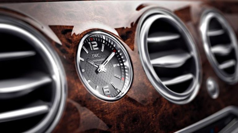 Izginilo naj bi luksuzno vozilo, ki stane med 300 in 650 tisoč evri