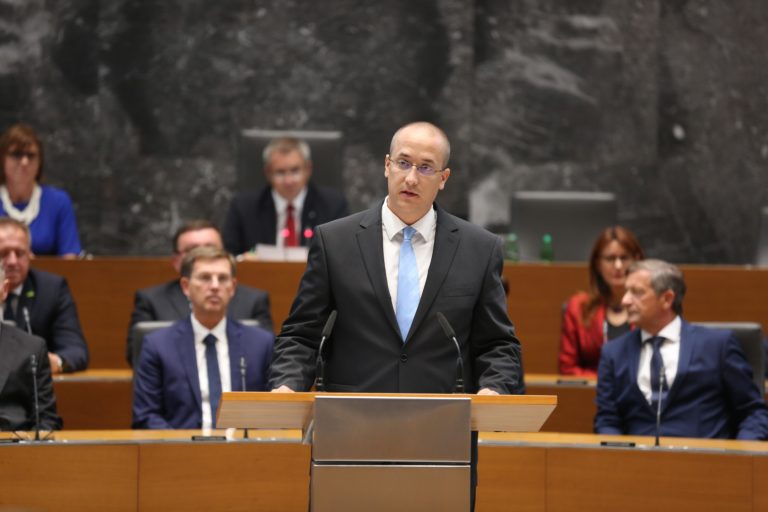 Ali laže minister Leben ali Pop TV? Na laž ju postavlja policija!