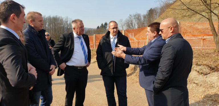 Razkrivamo, kaj je o grožnjah ministru Lebnu ugotovila policija, in katerim temam se Leben izmika