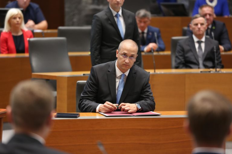 Poglejte to sporočilo: Jure Leben spokal iz pisarne