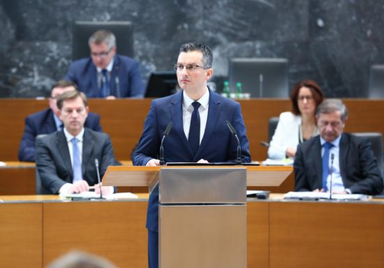 Huh, kakšen zalogaj za Šarca. To pa bo…