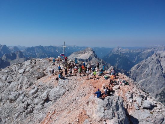 Na Grintavcu se je smrtno ponesrečila planinka