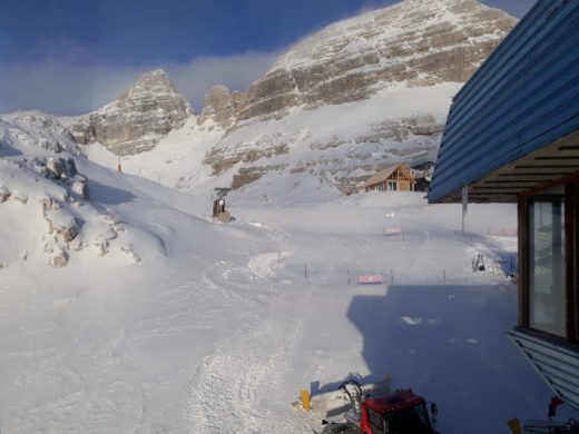 Vzpenjal se je proti 2.450 metrom, ko mu je zdrsnilo, našli so ga v globeli pod restavracijo