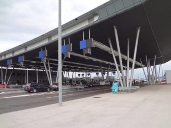 Pijani voznik v obmejno pregrado