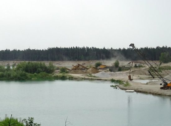 Srhljivo! Delavca zasul pesek, ni preživel