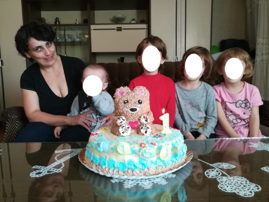 Izpoved matere otrok, ki jih je pošastnež na Pagu zmetal čez balkon: Eni je iznakazil oko