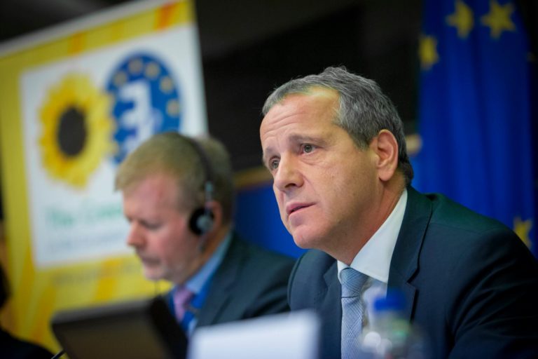 Napad evropskega poslanca na upokojence