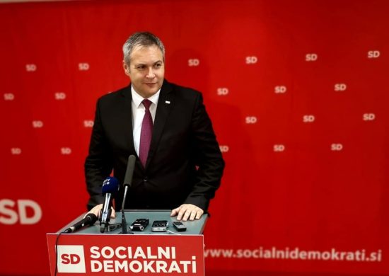 Poraba proračunskih milijonov po metodi stranke SD: Prašičjerejec Židan poskrbi za pogodbo, denar se porablja z aneksi