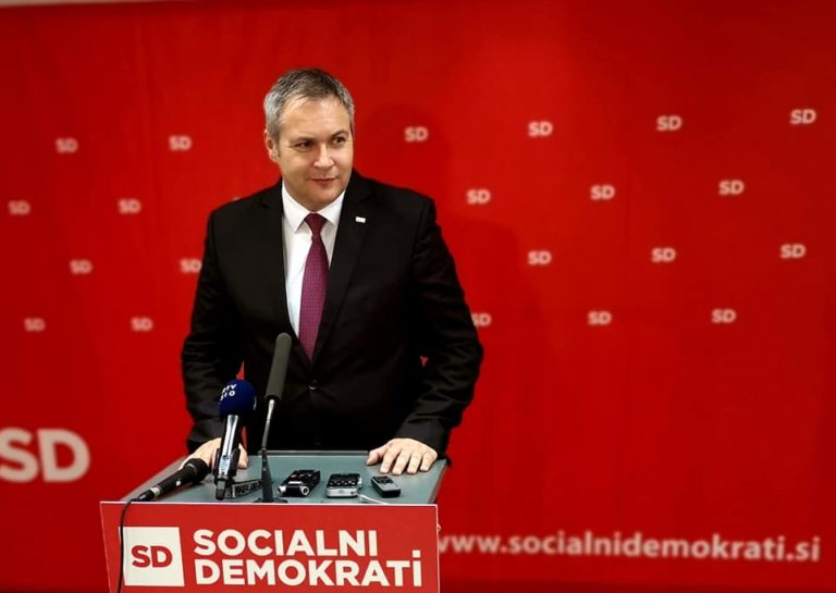 Poraba proračunskih milijonov po metodi stranke SD: Prašičjerejec Židan poskrbi za pogodbo, denar se porablja z aneksi