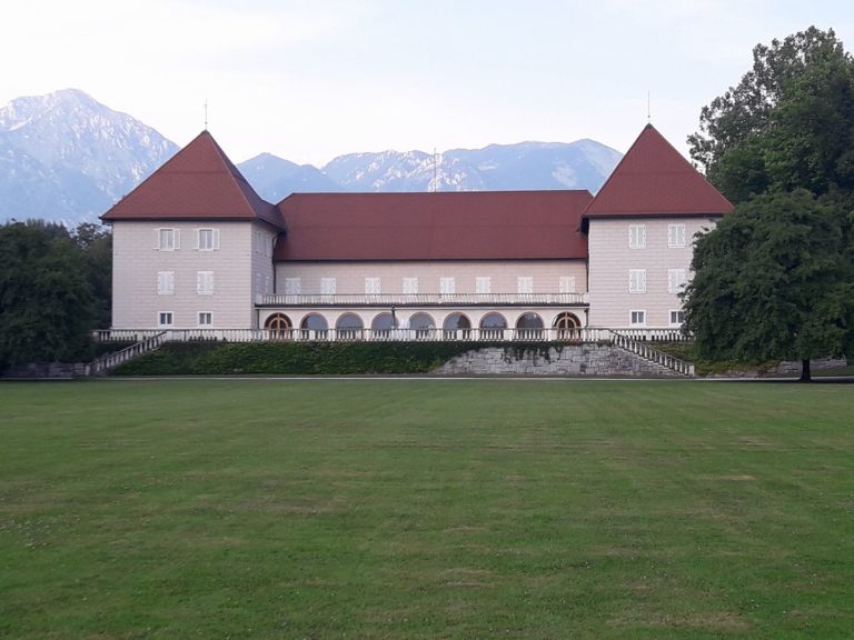 Huda nesreča na območju protokolarnega posestva Brdo, oseba neodzivna