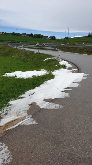 Toča udarila v delih Slovenije