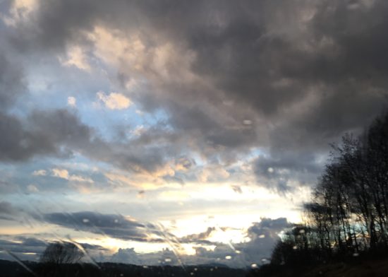 Vremenski preobrat: do konca tedna se bo močno ohladilo, ponekod naj bi se vrnil sneg