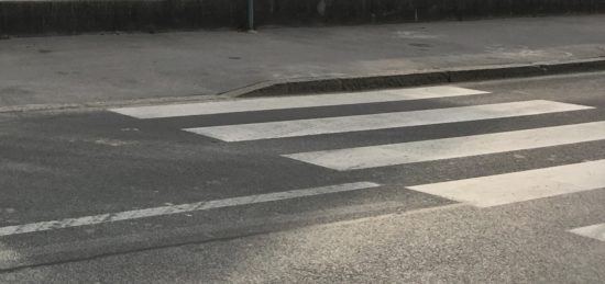 S pešcem je hudo, voznik mu je izsilil prednost