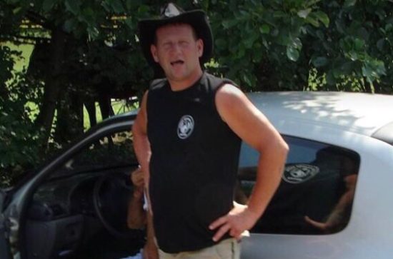 FOTO: To je monstrum Alojz, ki konju in bikom ni privoščil niti vode, pustil jih je gniti v iztrebkih